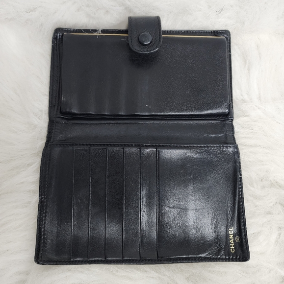 ๐ฏ % Authentic Vintage Chanel black Caviar Leather Wallet - Picture 5 of 17